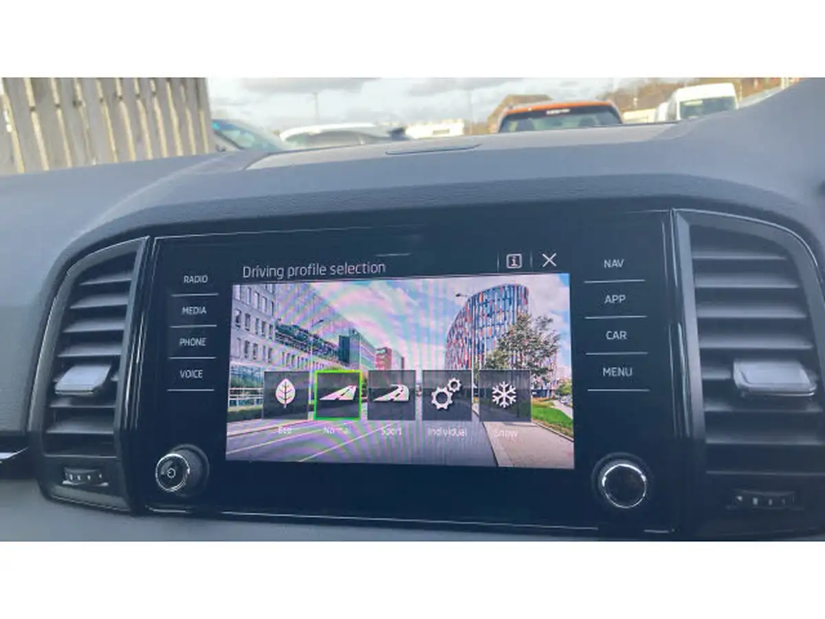 2023-skoda-karoq-20tdi-sportline-4x4-dsg-big-24