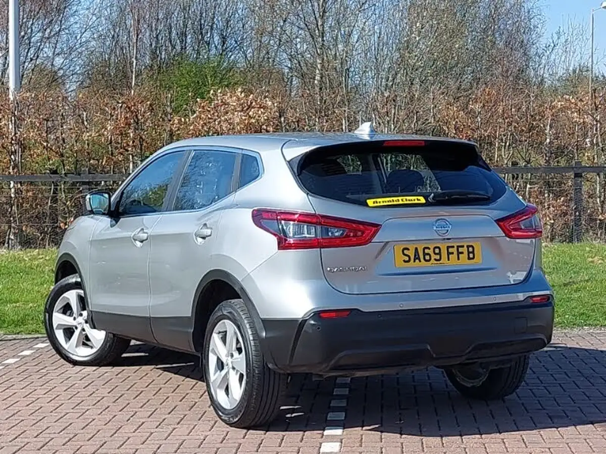 2019-nissan-qashqai-15dci-acenta-premium-heat-pack-big-1