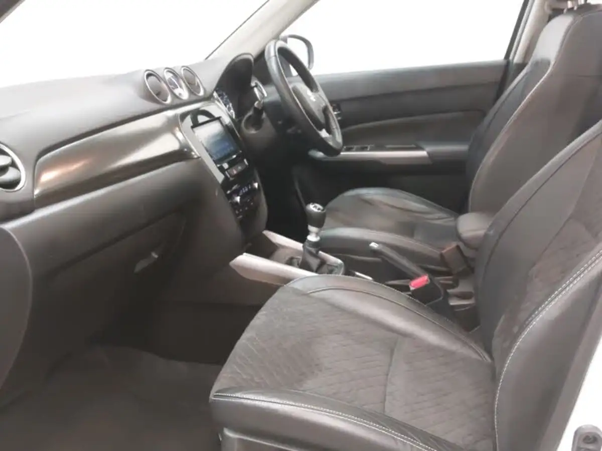 2022-suzuki-vitara-14-boosterjet-sz5-big-4