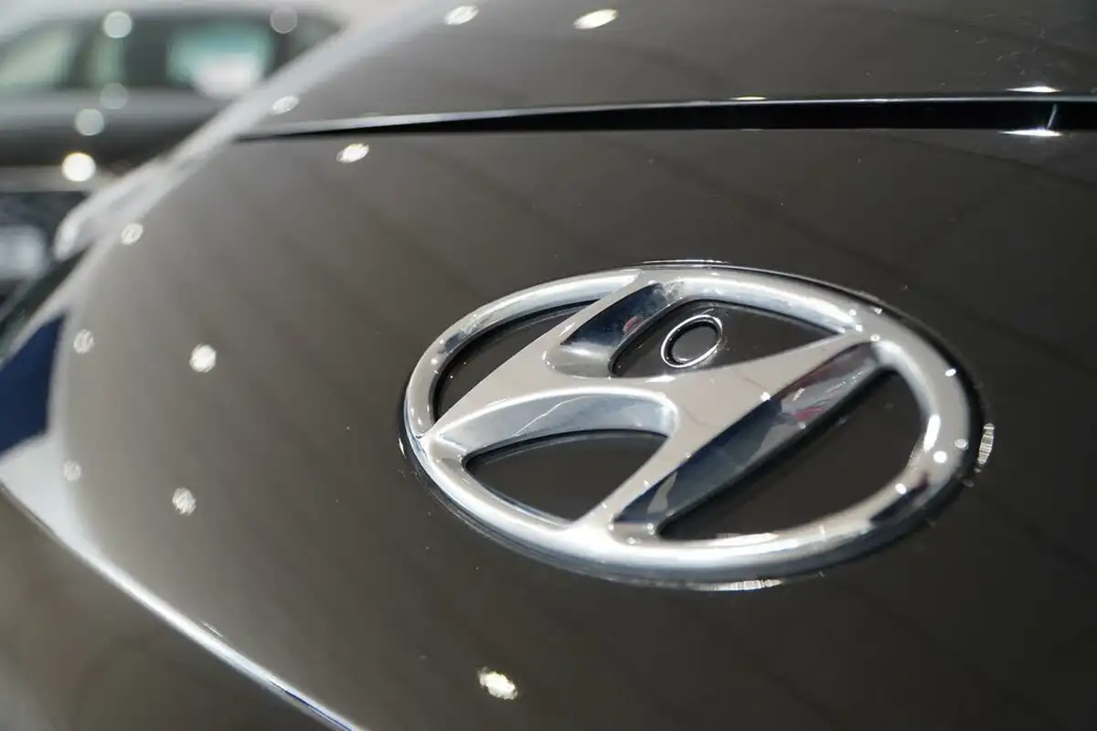 2022-hyundai-kona-e-premium-204ps-64kwh-7kw-obc-big-24
