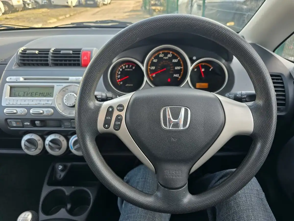 2007-honda-jazz-14-se-big-41