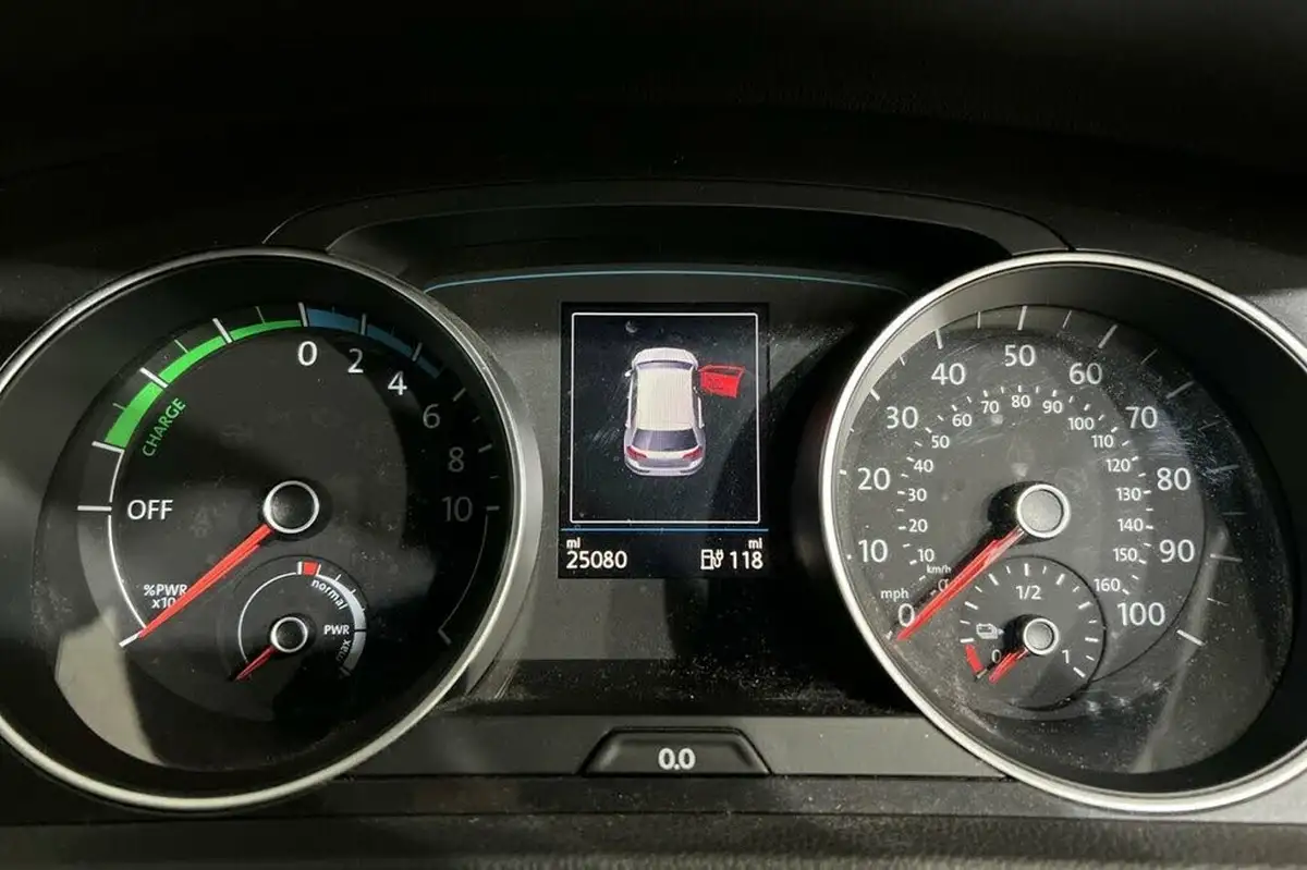 2020-volkswagen-golf-e-e-golf-big-10