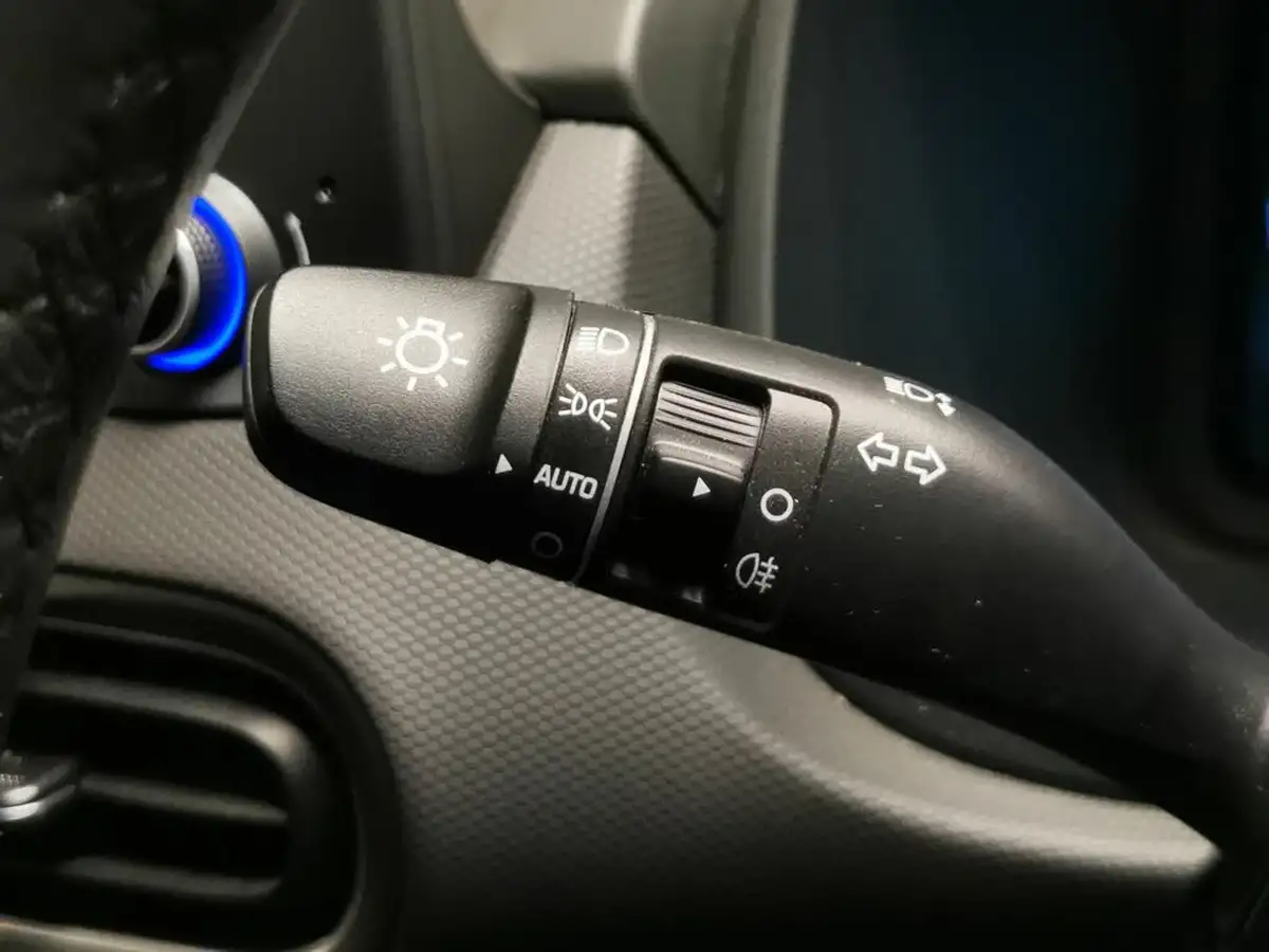 2023-hyundai-kona-16-gdi-se-connect-big-18