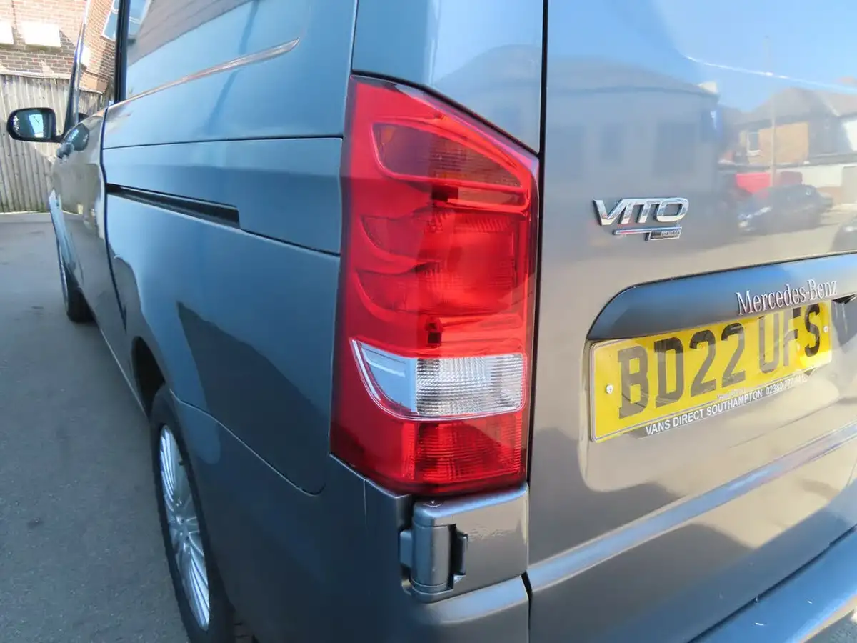 2022-mercedes-benz-vito-big-16