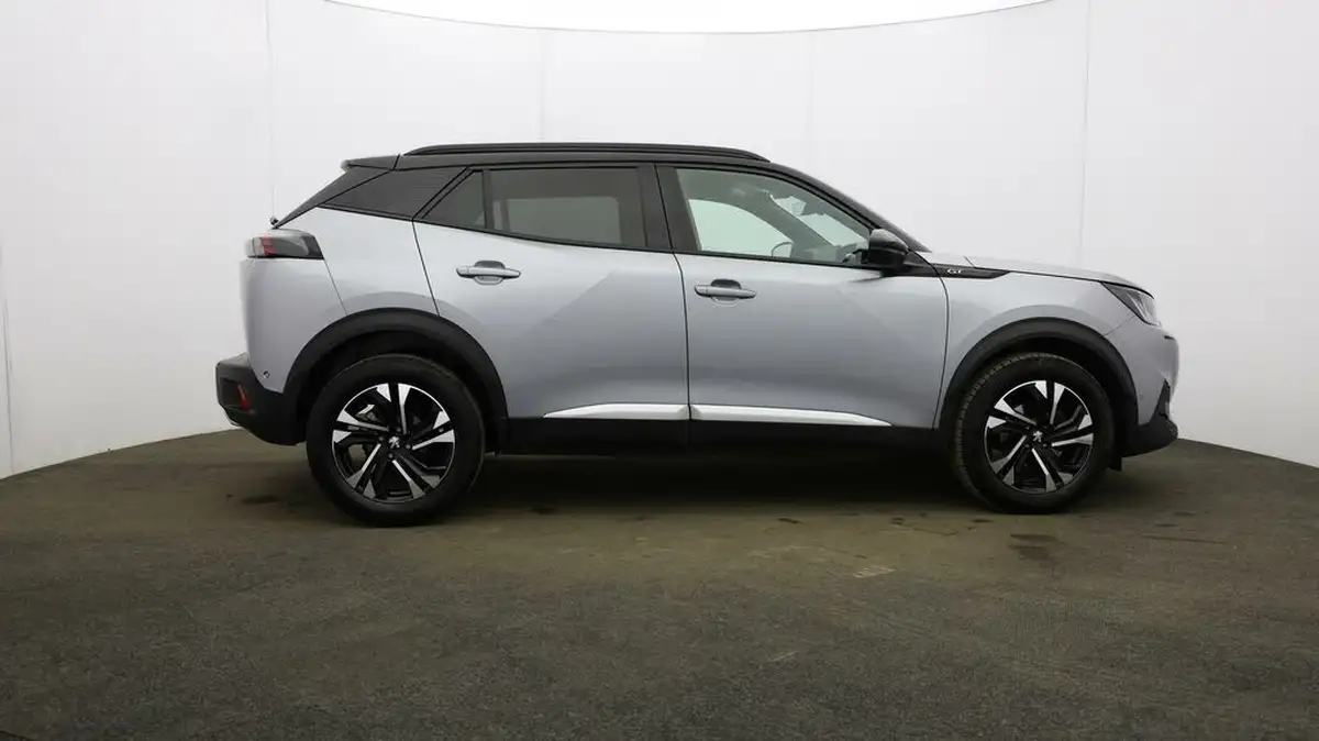 2022-peugeot-2008-suv-12-puretech-gt-big-45
