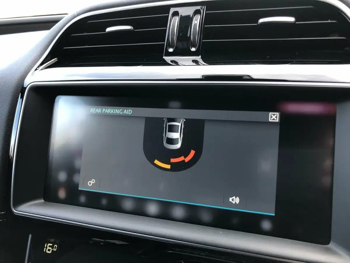 2019-jaguar-xe-20d-r-sport-180ps-auto-big-48
