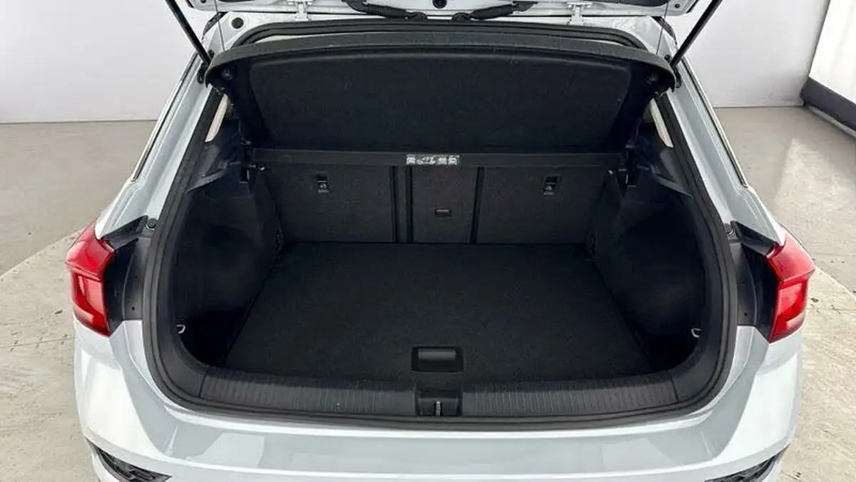 2020-volkswagen-t-roc-10-tsi-design-115ps-hatchback-5d-big-30