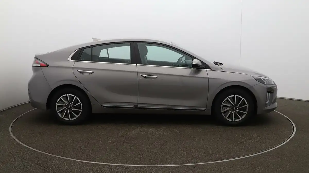 2022-hyundai-ioniq-e-premium-electric-big-40