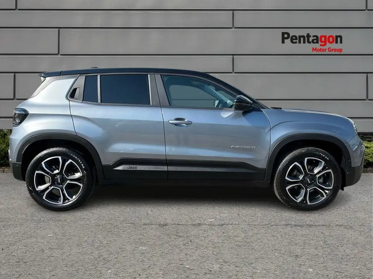 2025-jeep-avenger-12-gse-summit-e-hybrid-48v-auto-big-10