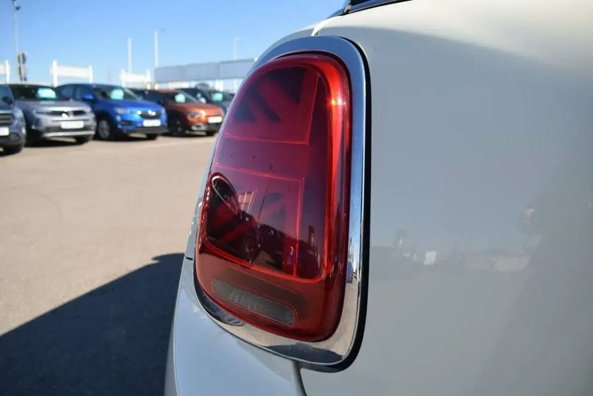 2018-mini-cooper-15-cooper-classic-ss-hatchback-3d-big-13