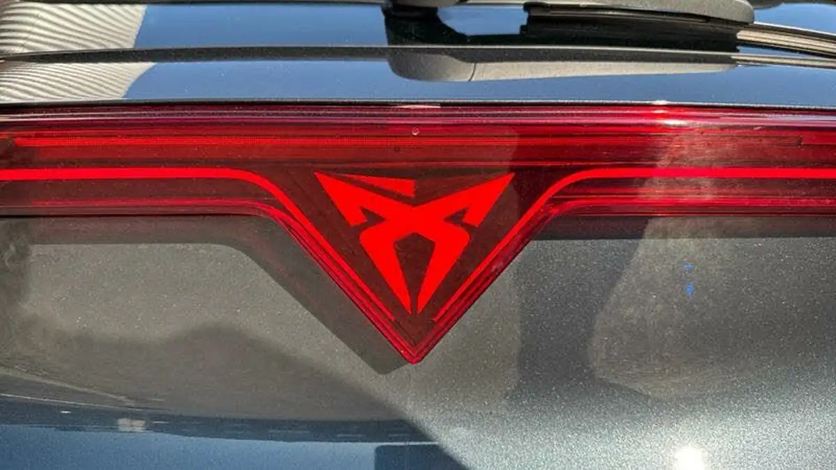 2024-cupra-formentor-15-e-hybrid-vz-first-edition-big-15