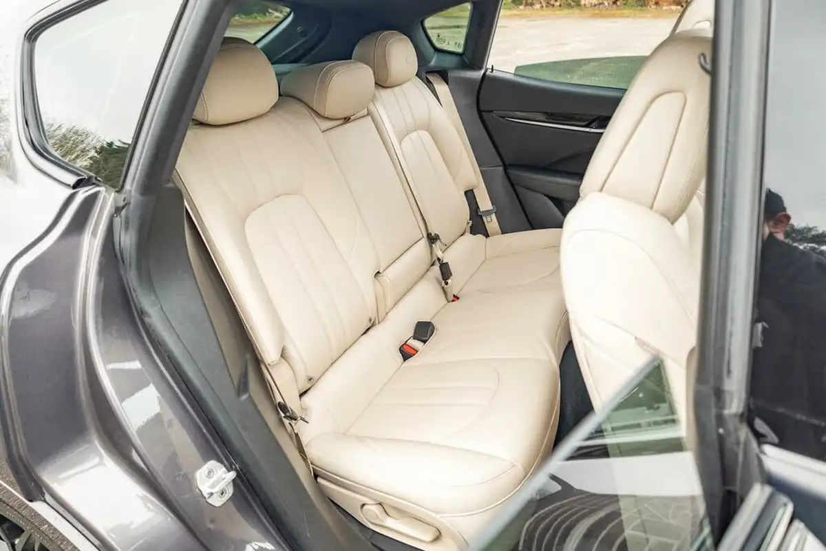 2021-maserati-levante-30-gransport-big-13