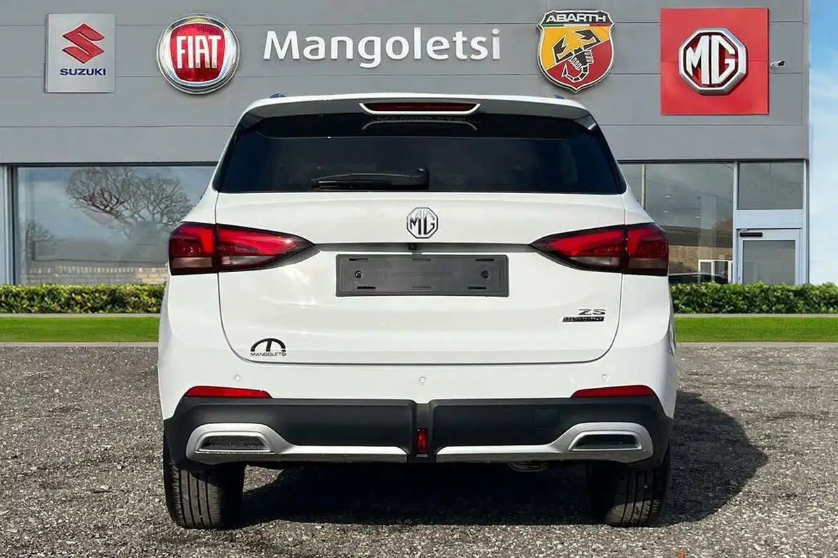 2025-mg-zs-suv-15-trophy-big-3