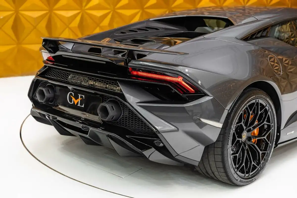 2023-lamborghini-huracan-52-tecnica-big-33