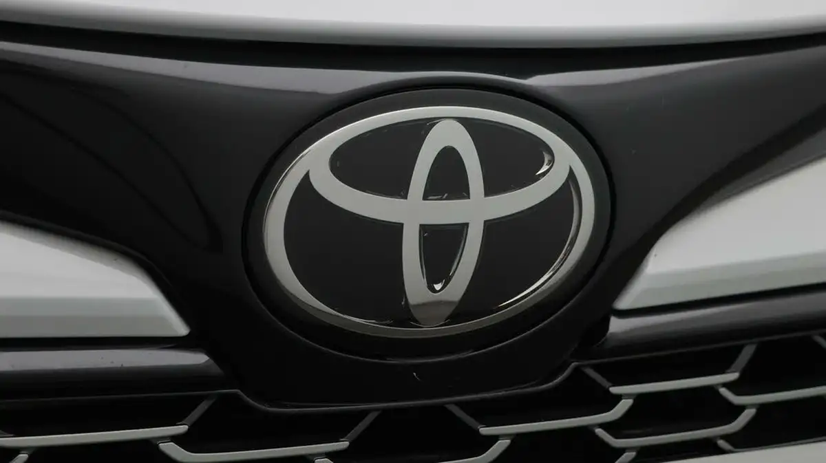 2023-toyota-corolla-18-vvt-i-gr-sport-138bhp-hatchback-big-23