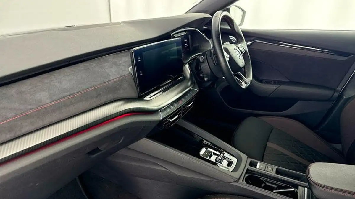 2021-skoda-octavia-20-tsi-vrs-hatchback-dsg-big-1