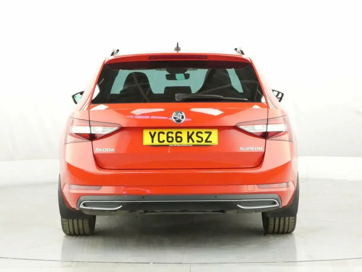 2016-skoda-superb-20tdi-scr-sportline-estate-big-6