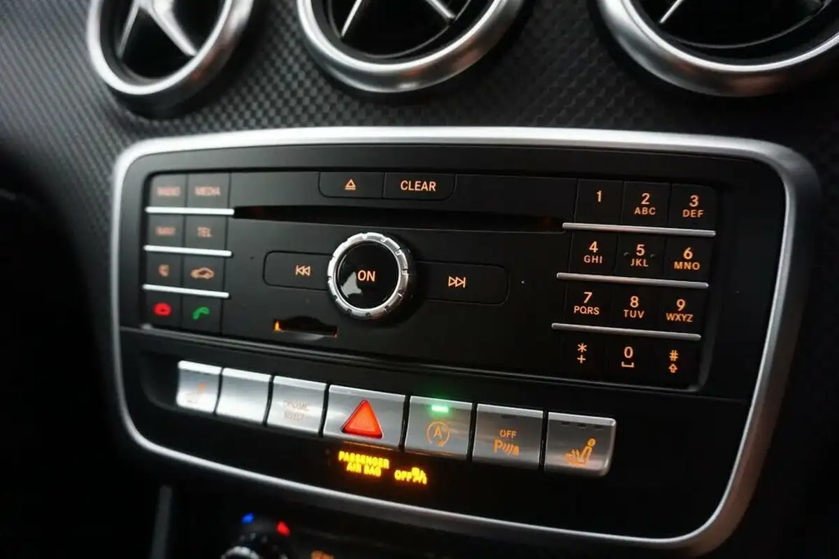 2016-mercedes-benz-a-class-16-a200-sport-executivess-7g-dct-big-30