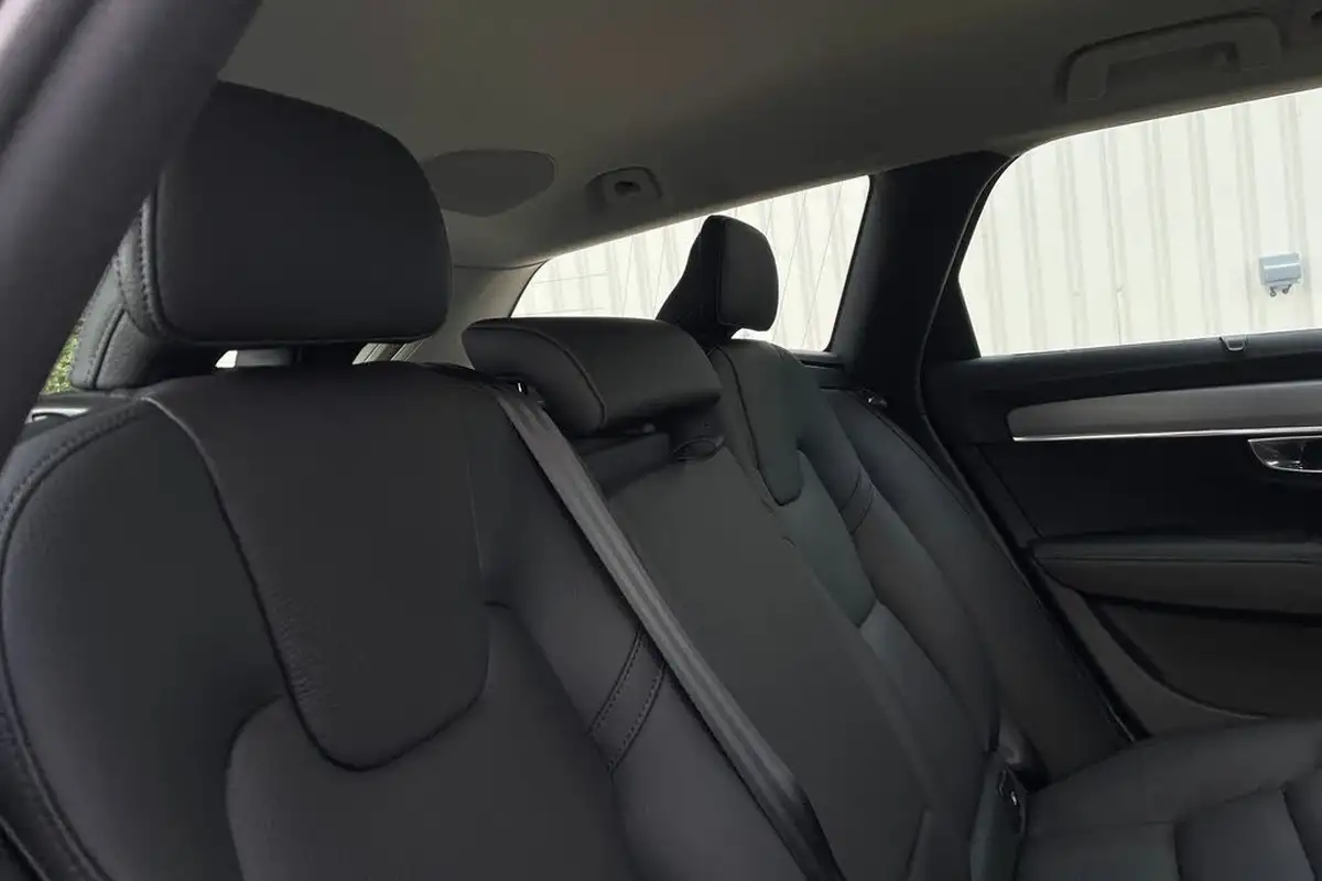 2024-volvo-v90-20-t6-plus-345bhp-dark-big-36