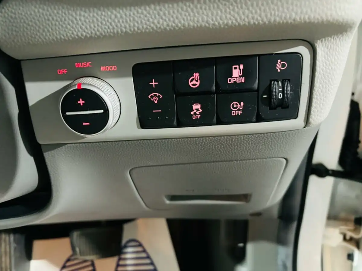 2018-kia-soul-ev-ev-big-17
