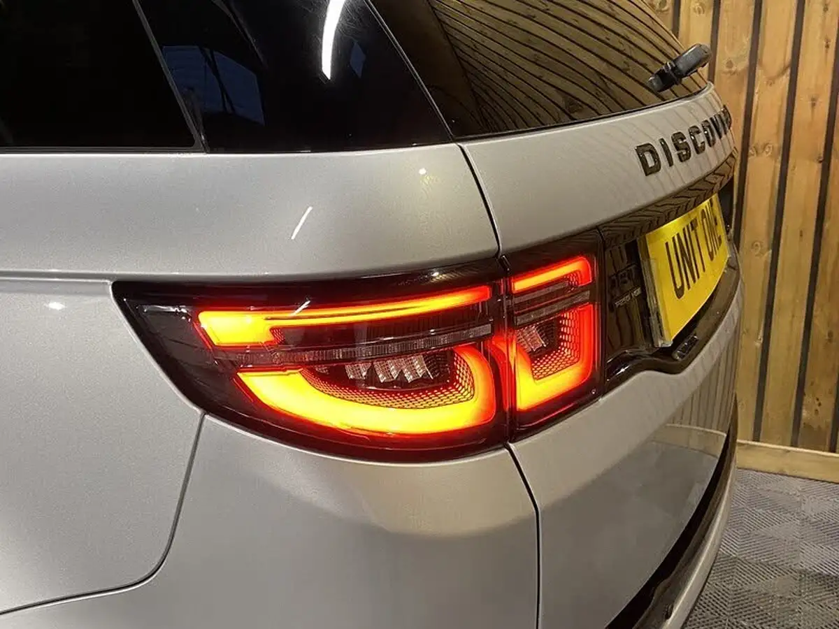 2020-land-rover-discovery-sport-big-19