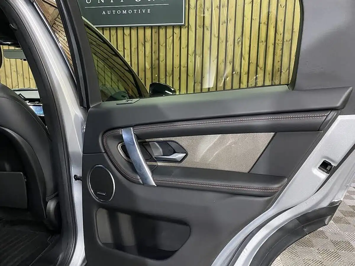 2020-land-rover-discovery-sport-big-42
