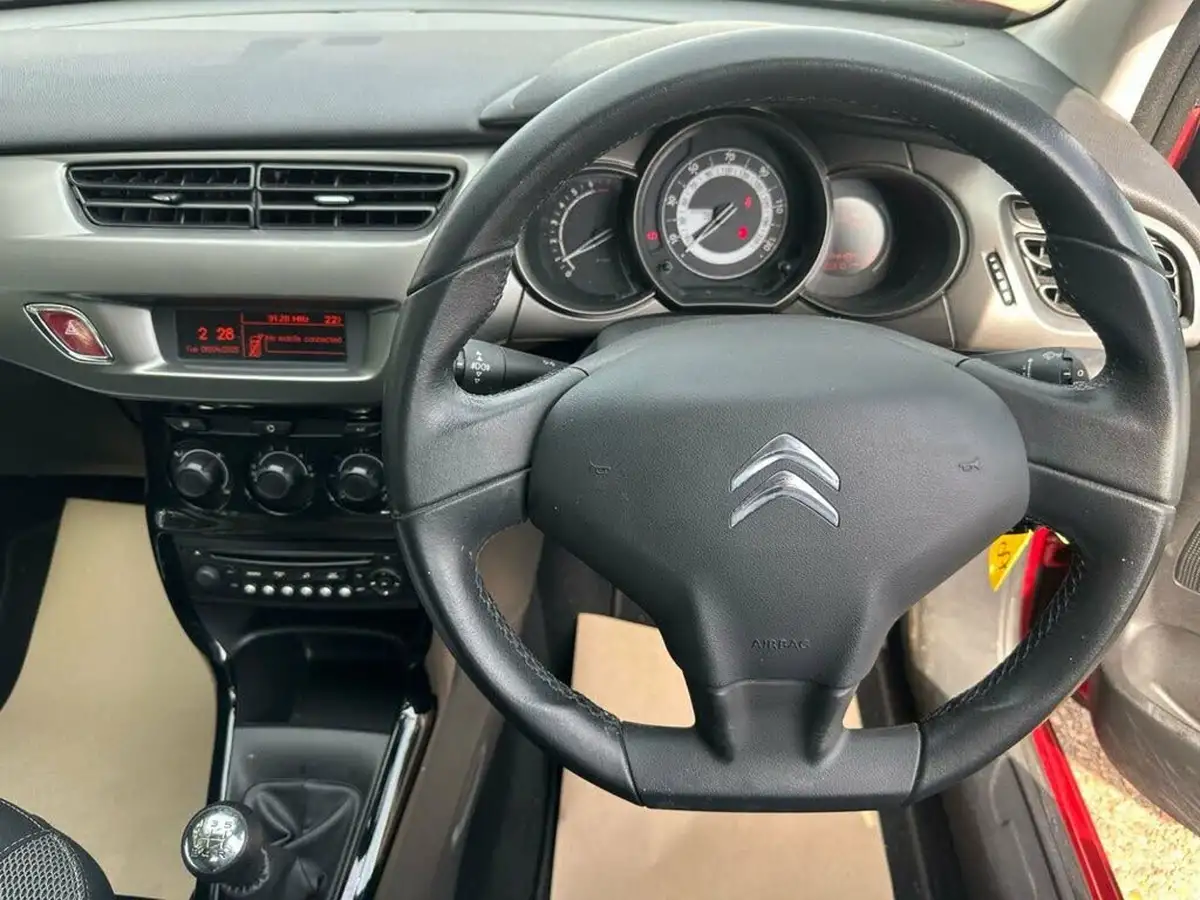 2014-citroen-c3-12-selection-vti-82ps-big-10