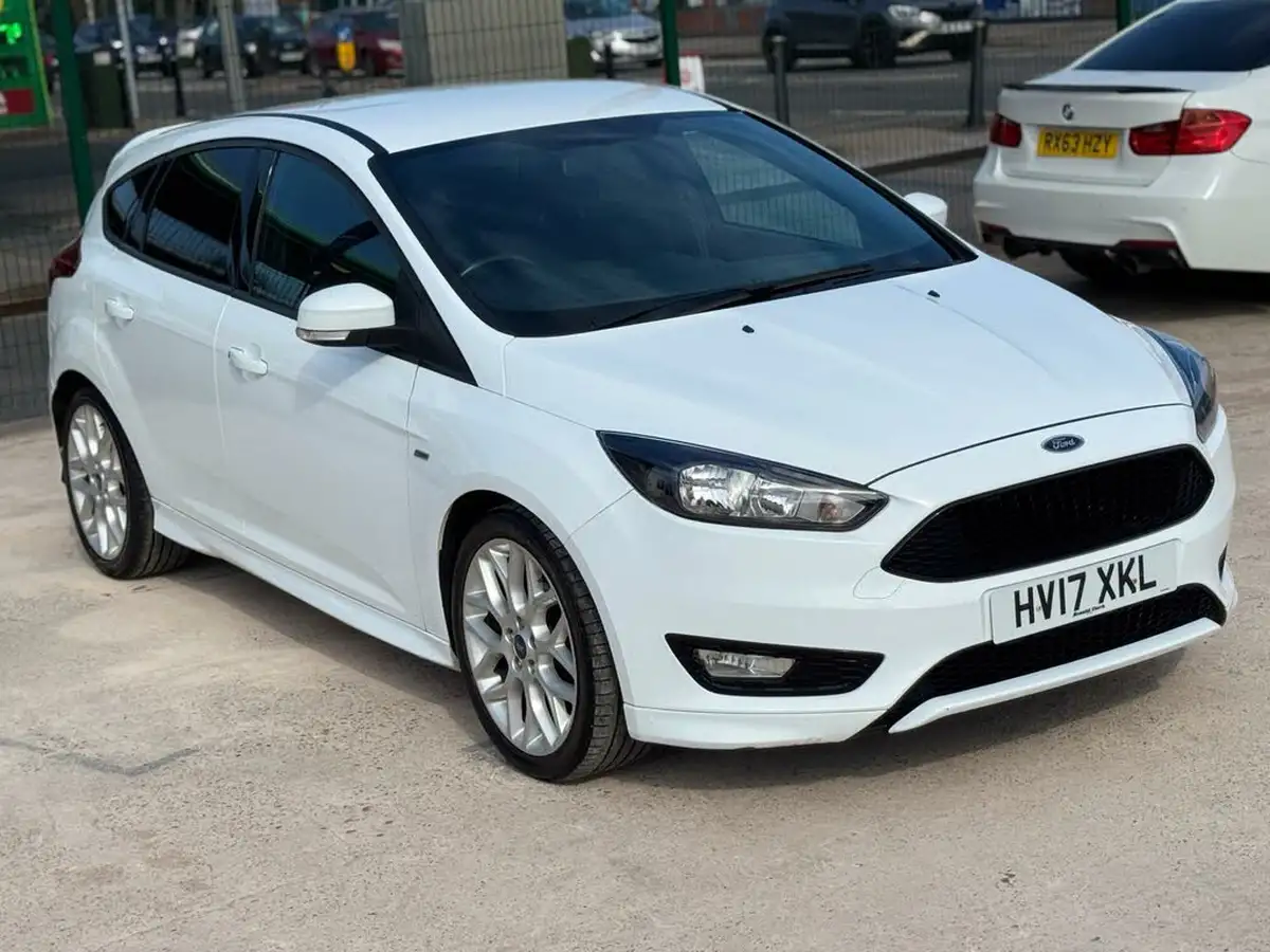 2017-ford-focus-15tdci-st-line-hatchback-big-5