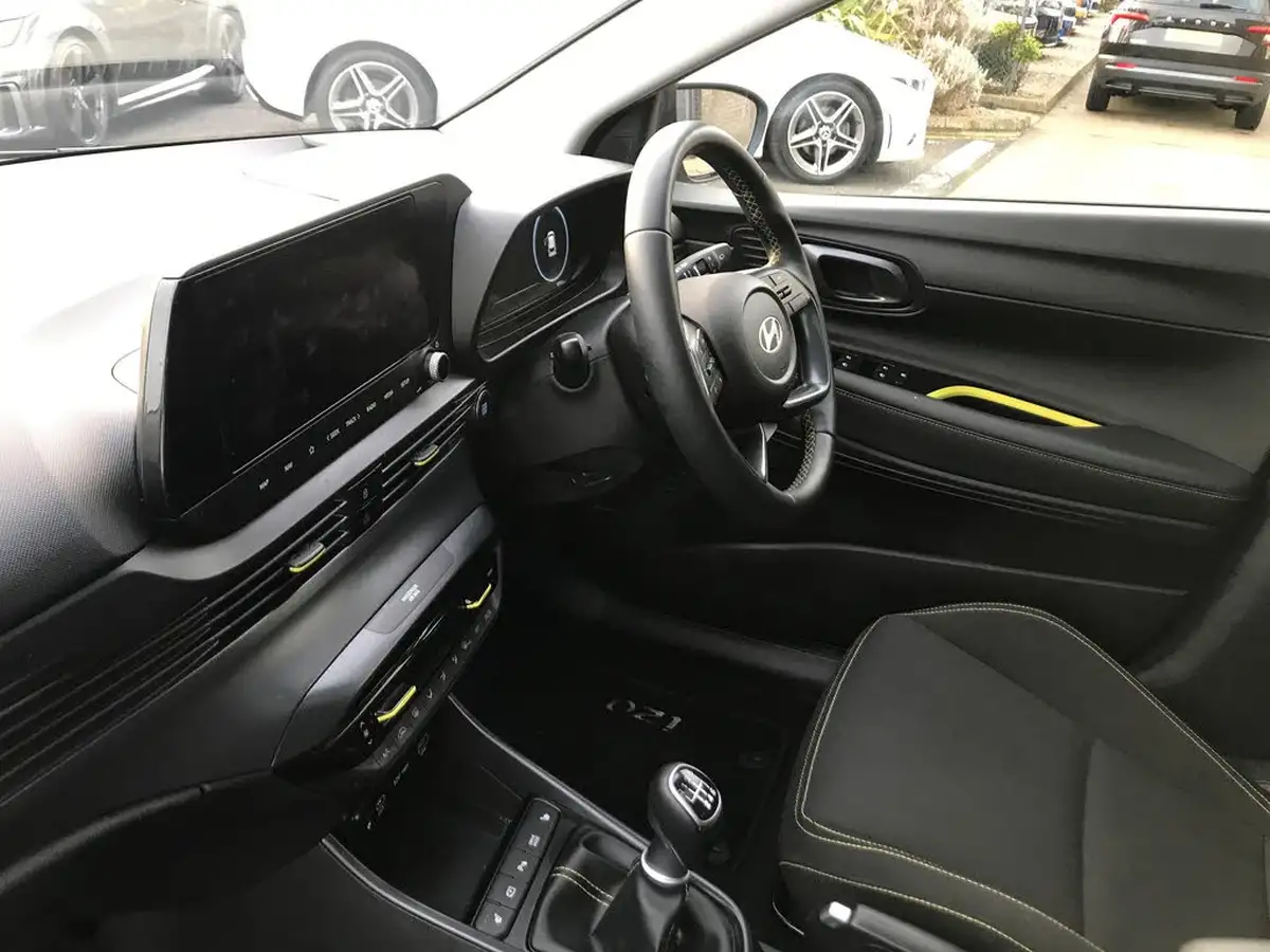 2024-hyundai-i20-10-t-gdi-ultimate-big-4