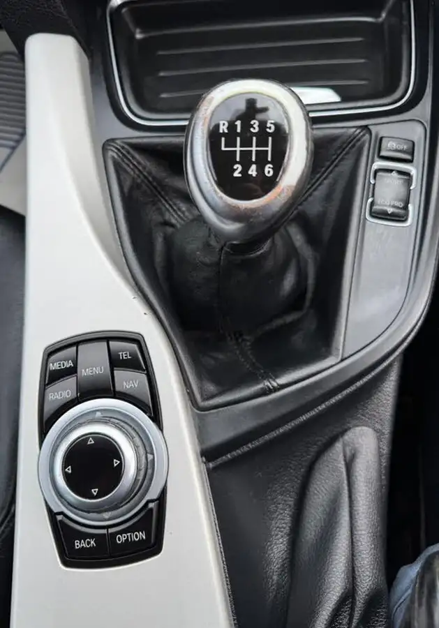 2013-bmw-3-series-20td-320d-efficientdynamics-163bhp-efficientdynamics-ss-saloon-4d-big-15
