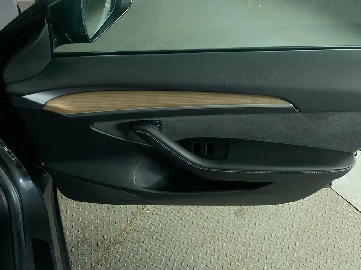 2022-tesla-model-3-e-rwd-big-26
