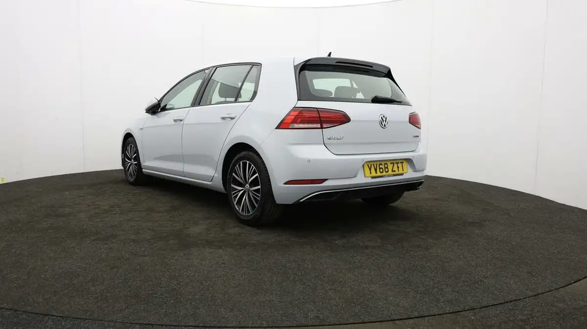 2019-volkswagen-golf-15-tsi-se-130ps-ss-hatchback-5d-big-69