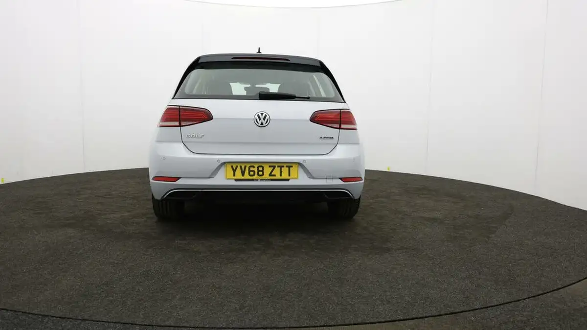 2019-volkswagen-golf-15-tsi-se-130ps-ss-hatchback-5d-big-45
