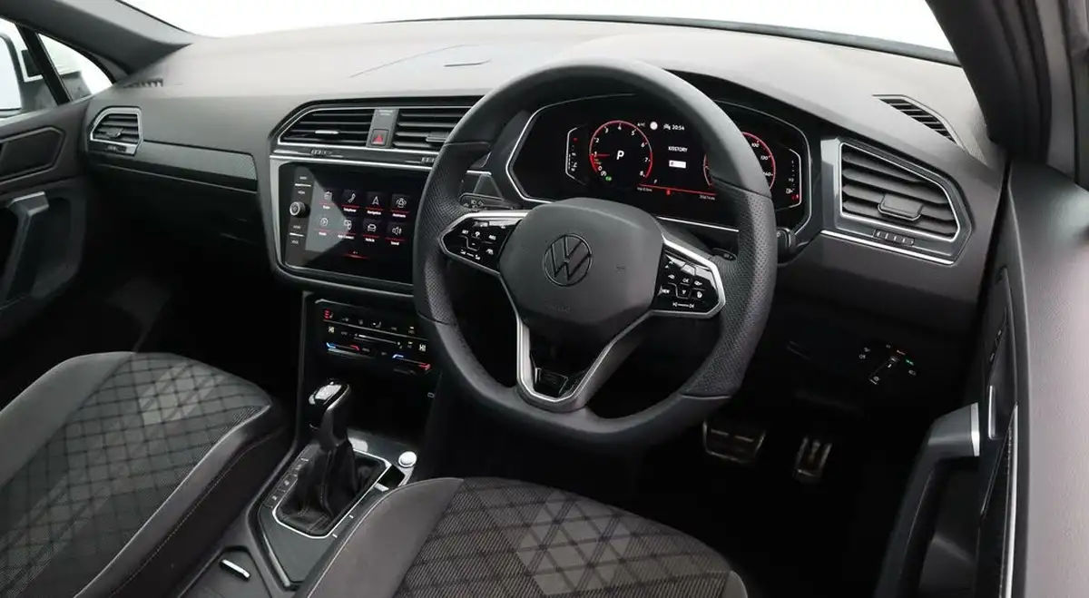 2022-volkswagen-tiguan-15-tsi-r-line-big-9