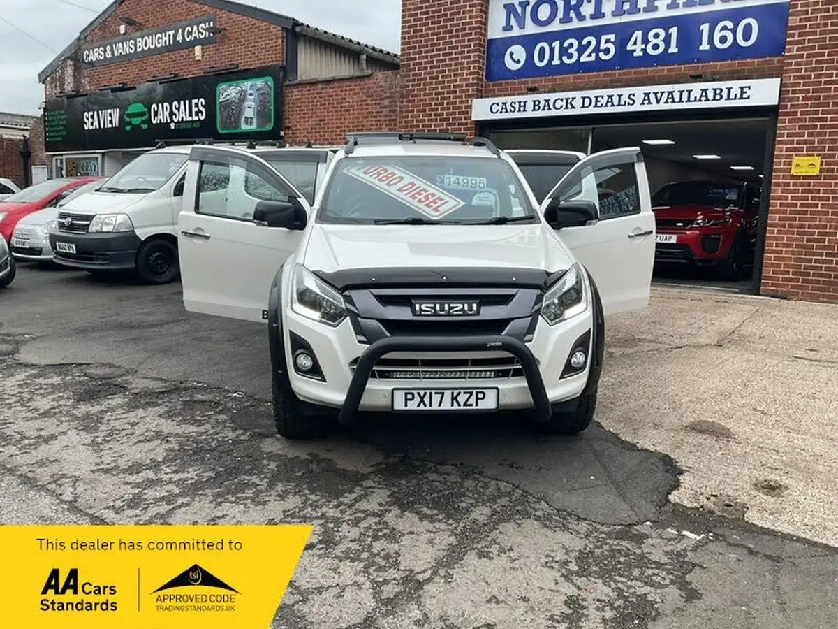 2017-isuzu-d-max-19td-blade-big-4
