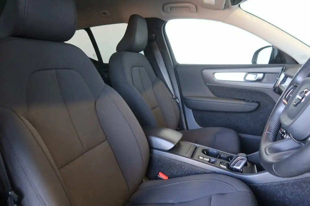 2021-volvo-xc40-15-t3-momentum-163bhp-geartronic-big-8