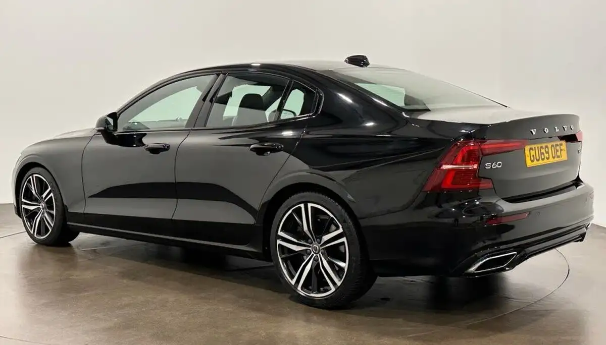 2019-volvo-s60-20-t5-r-design-plus-big-2