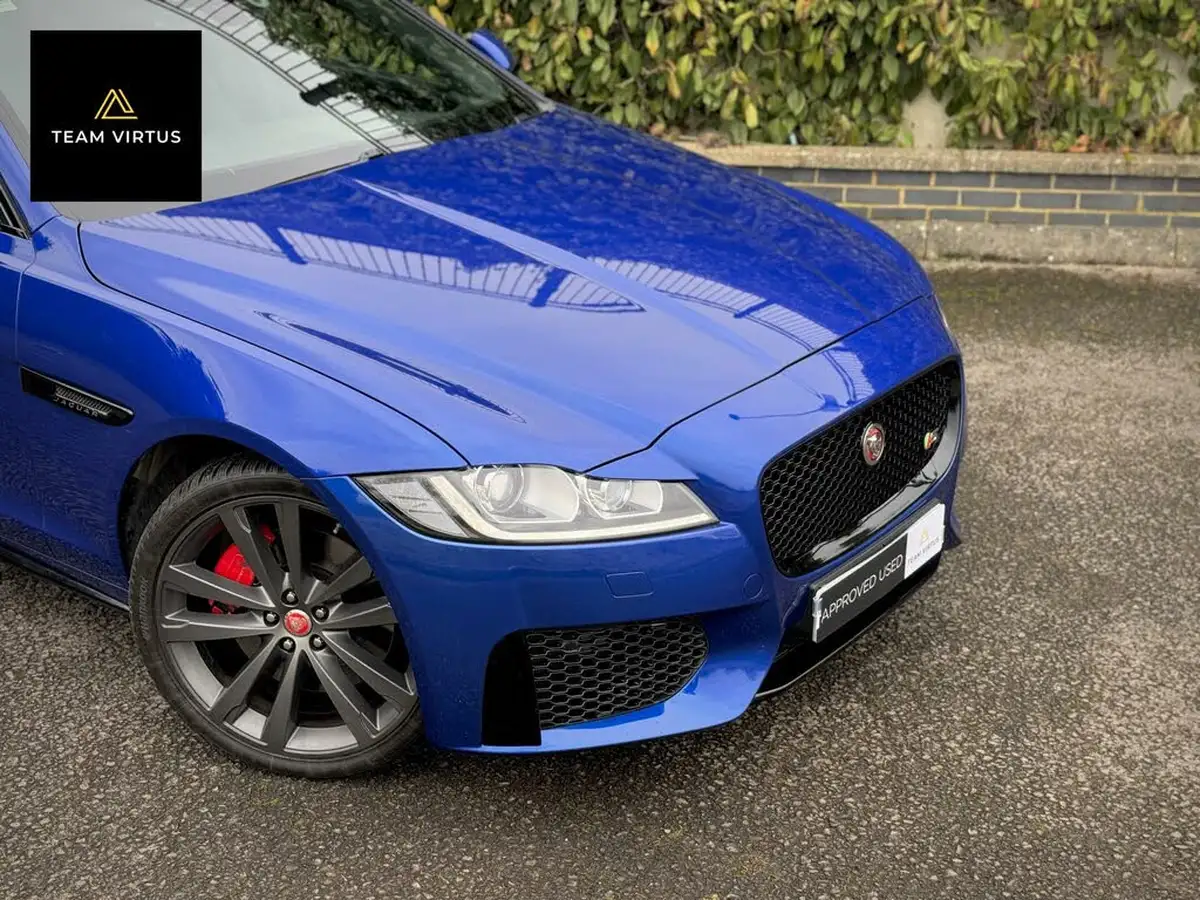 2019-jaguar-xf-30td-ss-sportbrake-5d-big-4