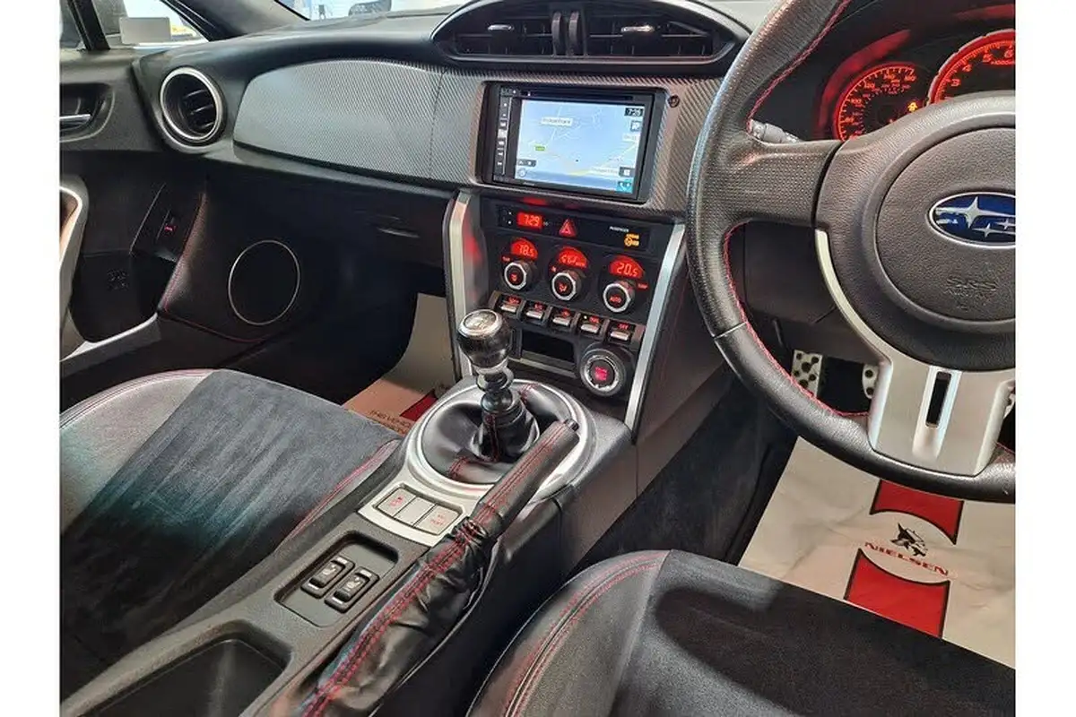 2015-subaru-brz-20i-se-lux-big-9