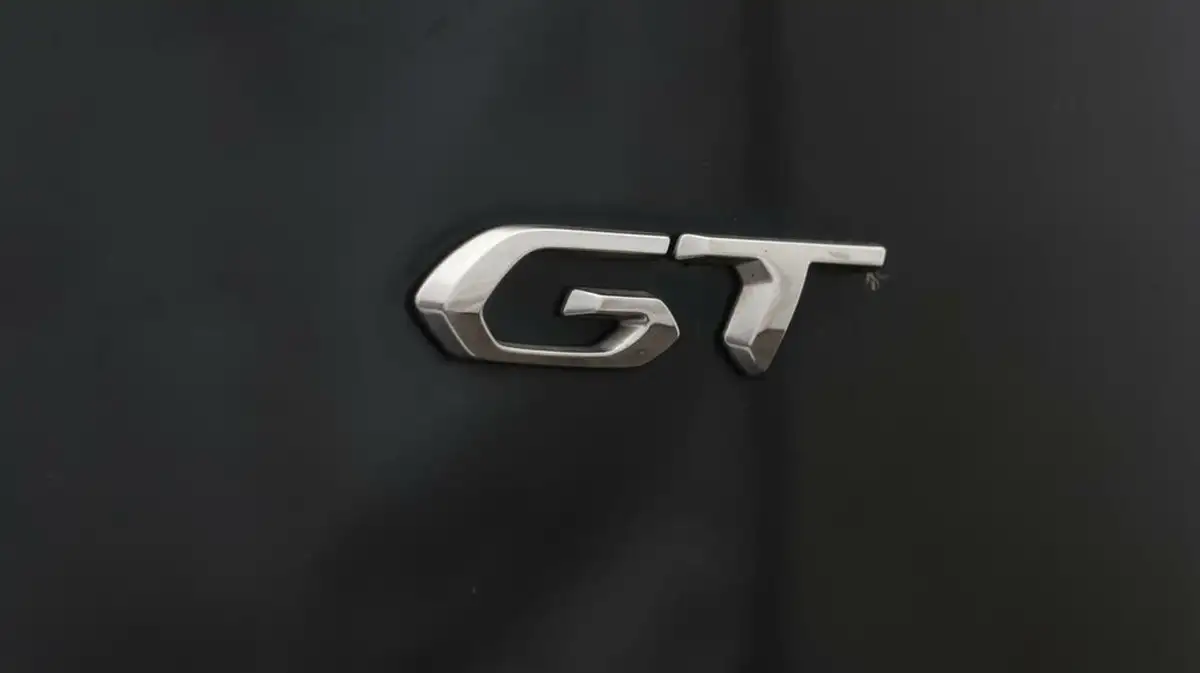 2022-peugeot-2008-suv-12-puretech-gt-eat8-big-24