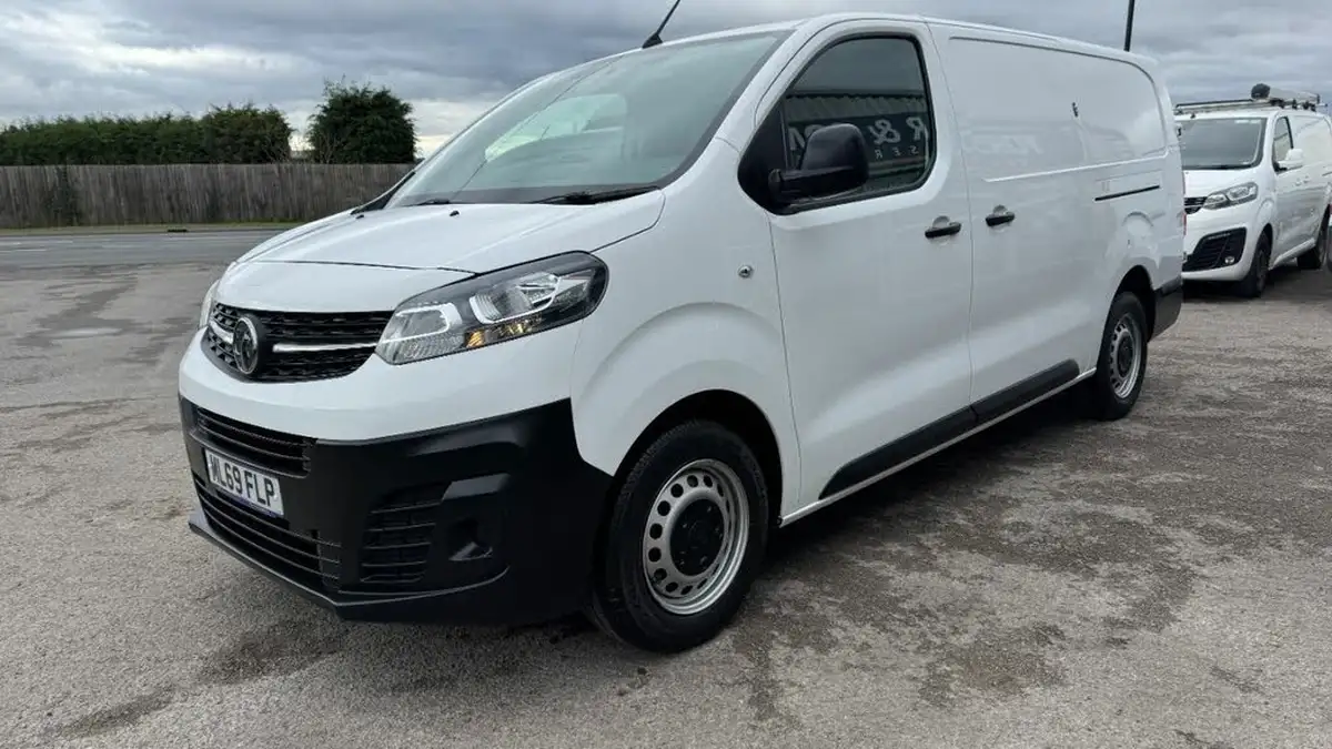2019-vauxhall-vivaro-15td-2900-l2h1-dynamic-big-11