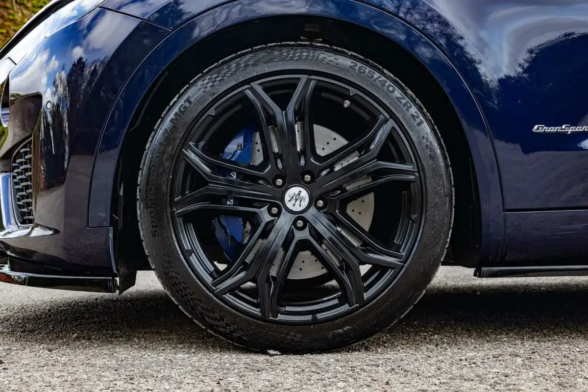2020-maserati-levante-30-gransport-big-32