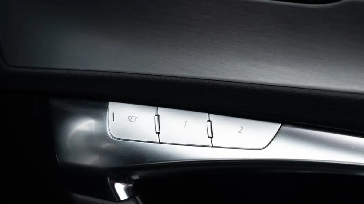 2023-audi-a6-saloon-20-40-tdi-s-line-big-20