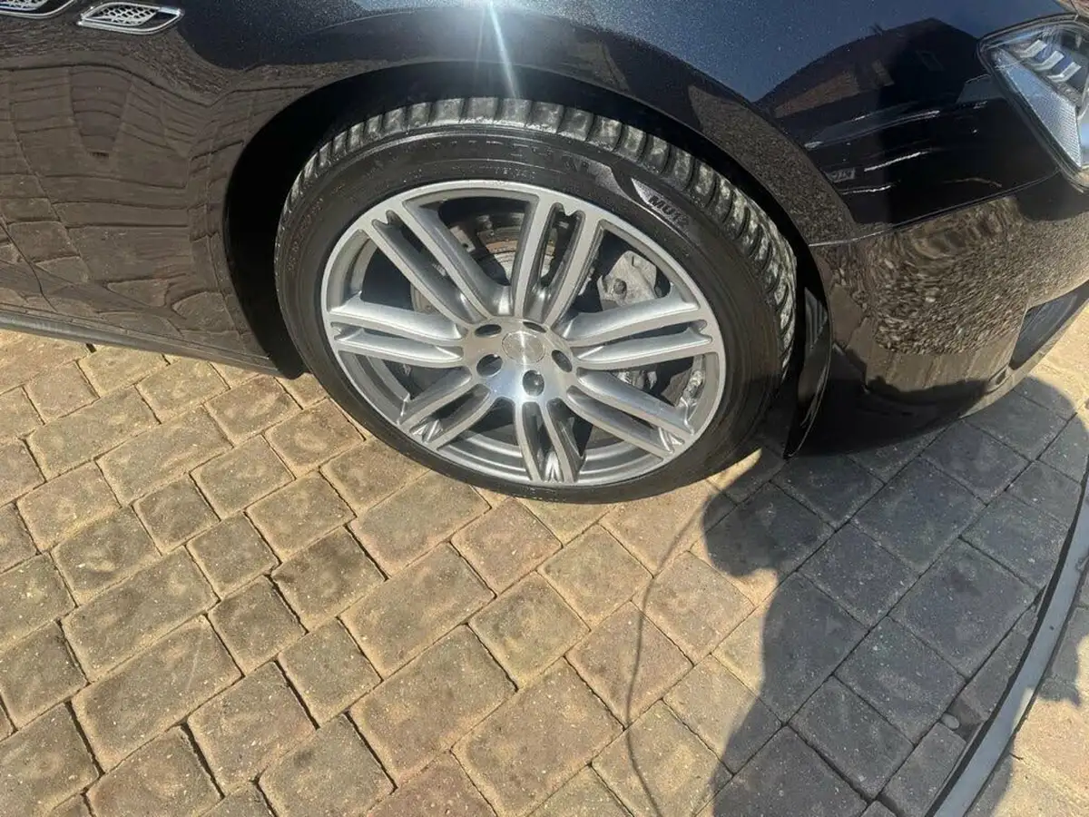 2018-maserati-ghibli-30td-big-17
