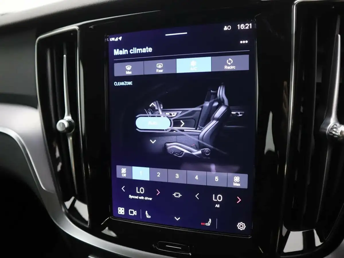 2023-volvo-v60-20-b3-core-big-15