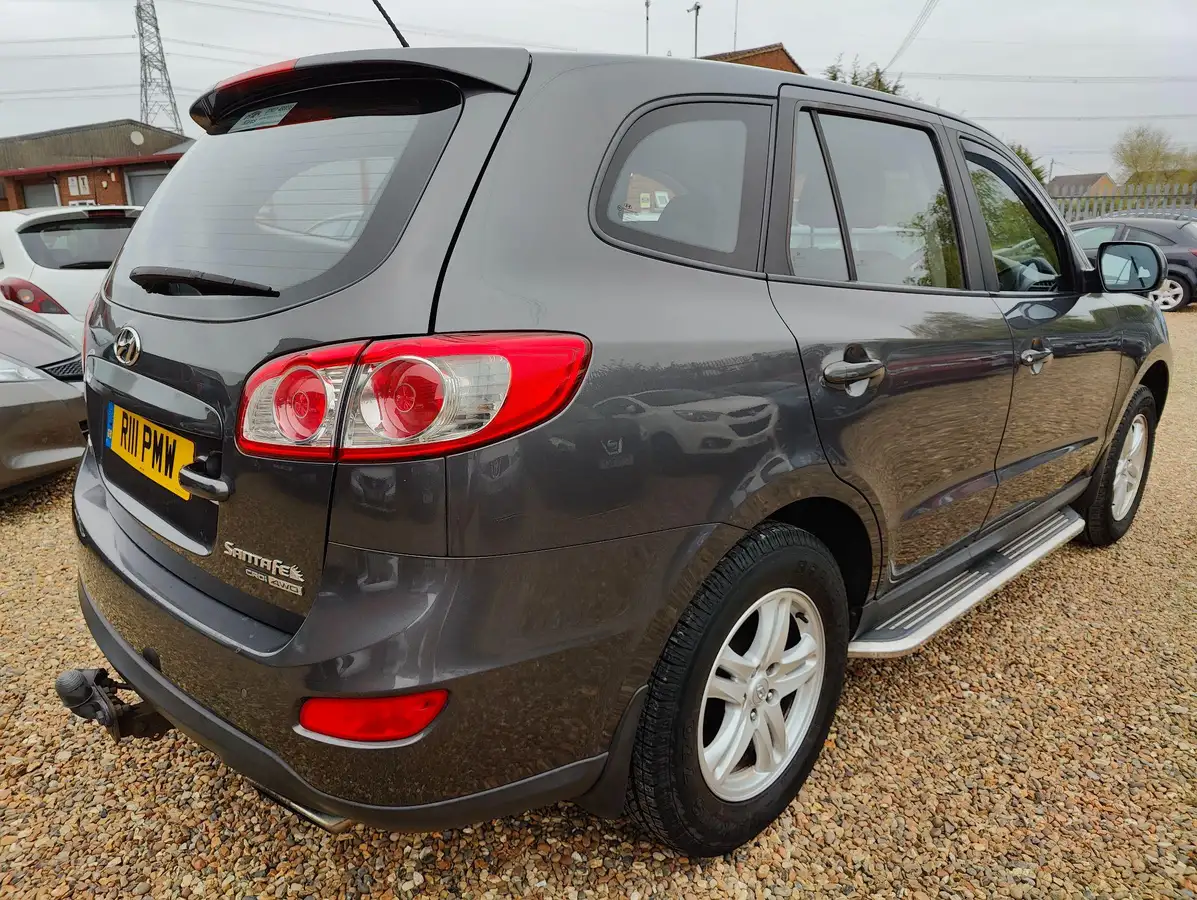 2010-hyundai-santa-fe-22td-style-7st-auto-big-4
