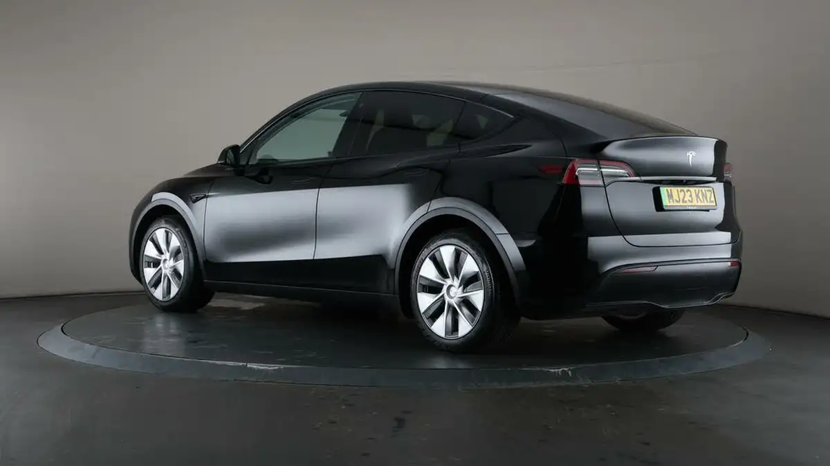 2023-tesla-model-y-e-rwd-big-5