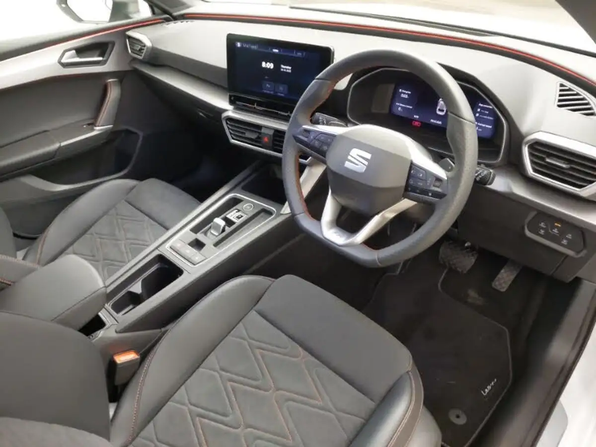 2024-seat-leon-14-e-hybrid-fr-sport-hatchback-big-12