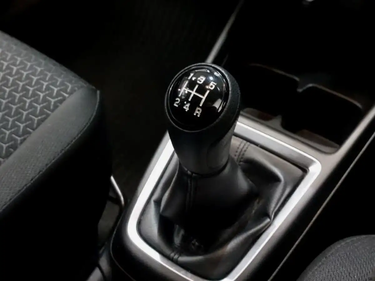 2023-suzuki-swift-12-dualjet-sz-l-big-11