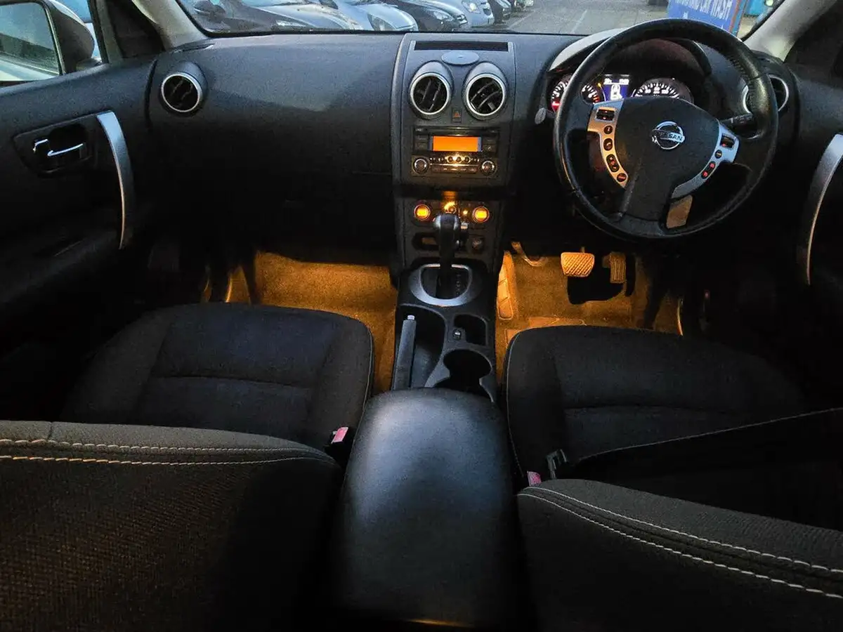 2012-nissan-qashqai-16-acenta-cvt-big-2